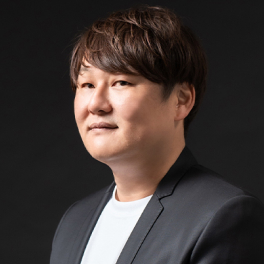 照輝小林